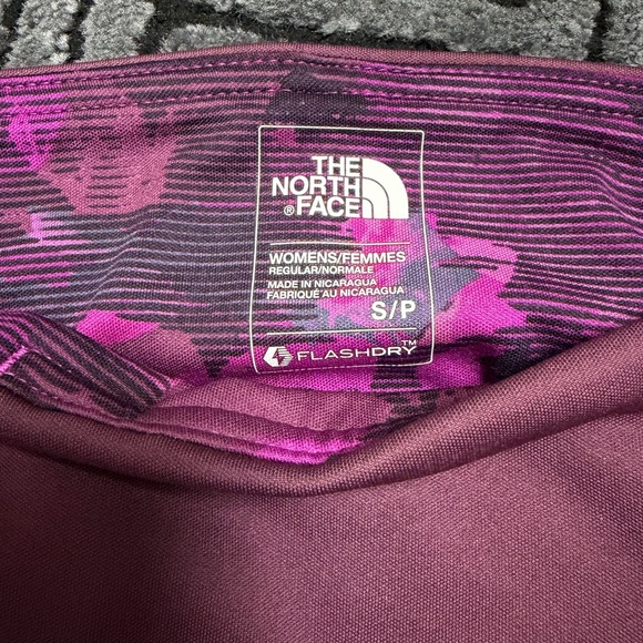 The North Face FlashDry Floral Crop Capri Leggings Women’s Small - Picture 3 of 5